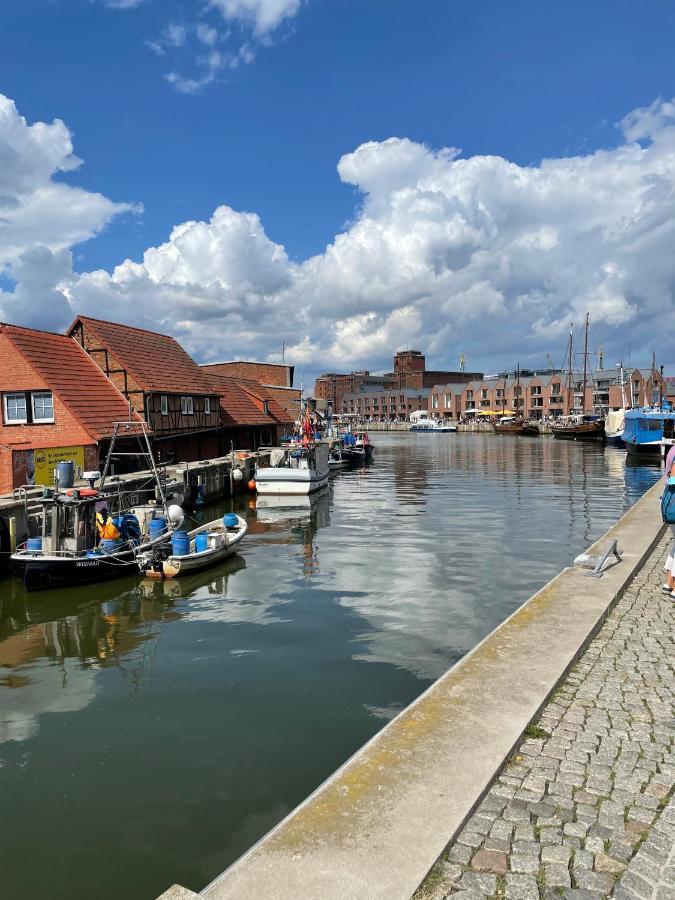 Dock 07 - Modernes 4 Sterne-Ferienapartment Direkt Am Hafen Wißmar Exterior foto